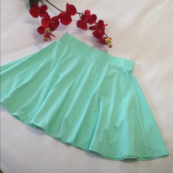 PINK Victoria's Secret Dresses & Skirts - ✨HP✨PINK Victoria's Secret skater skirt Petite PS